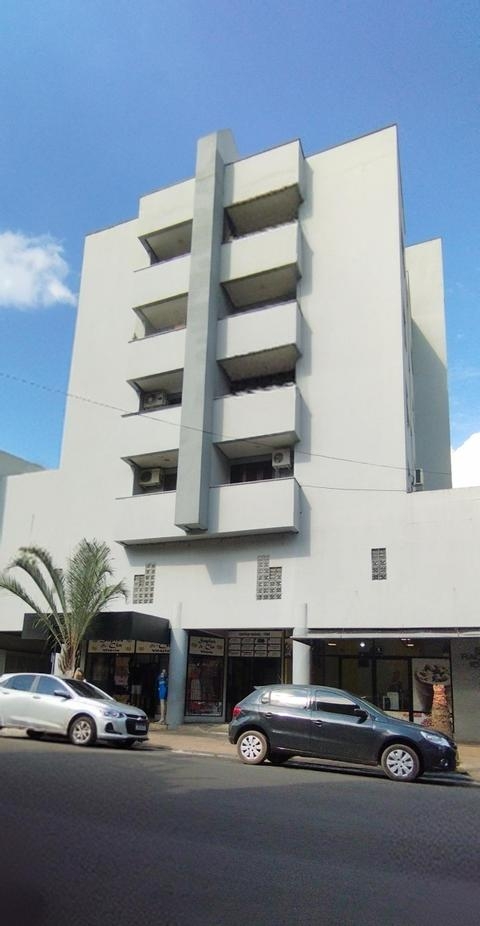 🏙️✨ Apartamento amplo e de ótima qualidade, com 3 dormitórios (sendo 1 suíte) e sacada com churrasqueira 🔥 📍 Muito bem localizado na região central, em uma das áreas mais desejadas da cidade — conforto, praticidade e valorização no mesmo endereço.