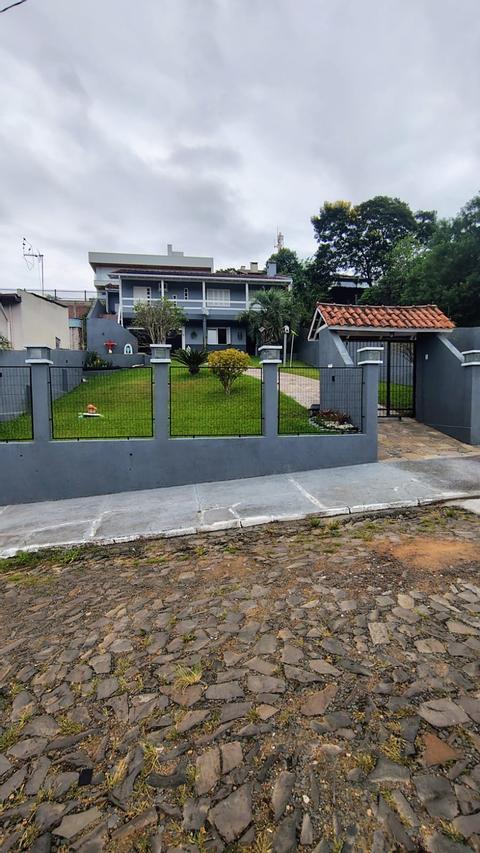 Casa à venda em Montenegro, São João, com 4 quartos, com 220 m²