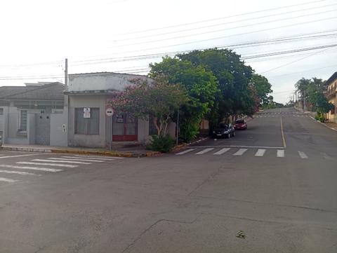 Esquina comercial no centro da cidade, localização estratégica, próxima à rodoviária e à futura sede da Caixa Econômica Federal 📍💼