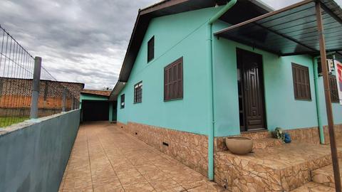 🏡 Casa no bairro São Paulo, com amplo pátio 🌿 e três dormitórios, ideal para quem busca espaço, conforto e praticidade no dia a dia.