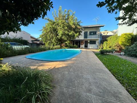 Casa à venda em Montenegro, Centro, com 3 quartos, com 231.54 m²