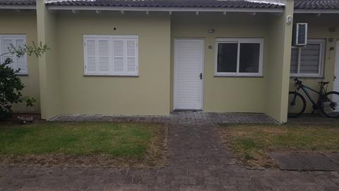 🏡 Casa perfeita pra sair do aluguel 🛏️ 2 dormitórios bem distribuídos 🚗 Garagem pra mais praticidade no dia a dia ✨ Conforto e funcionalidade pra tua rotina